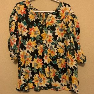 Ava & Viv Floral Top
